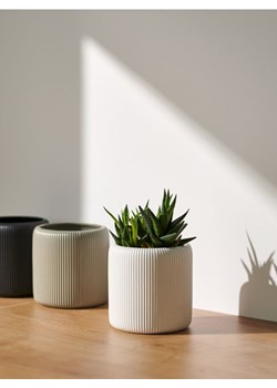 Sinsay - Osłonka doniczki - biały ze sklepu Sinsay w kategorii Doniczki i osłonki - zdjęcie 187327670