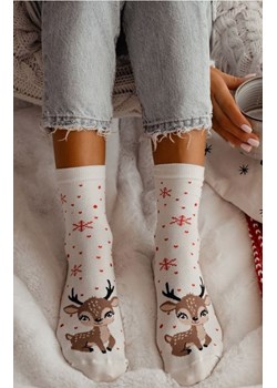 Świąteczne skarpetki damskie ecru Mała reniferka 1283.036, Kolor ecru, Rozmiar 37-41, Milena ze sklepu Primodo w kategorii Skarpetki damskie - zdjęcie 187330761