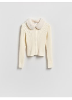 Reserved - Sweter z futrzanym kołnierzem - kremowy ze sklepu Reserved w kategorii Swetry damskie - zdjęcie 187331872