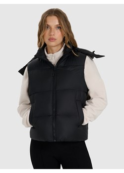 Damski bezrękawnik puchowy pikowany 4F 4FWAW25TVJAF223 - czarny ze sklepu Sportstylestory.com w kategorii Kamizelki damskie - zdjęcie 187334234
