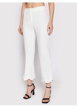 Babylon Spodnie materiałowe P_MF0602 Biały Regular Fit ze sklepu MODIVO w kategorii Spodnie damskie - zdjęcie 187337673