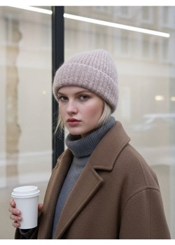 Sinsay - Prążkowana czapka beanie - beżowy ze sklepu Sinsay w kategorii Czapki zimowe damskie - zdjęcie 187339063