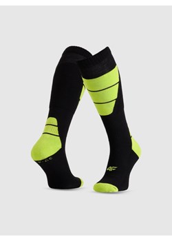Męskie skarpety narciarskie 4F 4FWMM00UFSOM240 - czarne ze sklepu Sportstylestory.com w kategorii Skarpetki męskie - zdjęcie 187343014