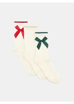 Sinsay - Skarpetki z motywem świątecznym 3 pack - kremowy ze sklepu Sinsay w kategorii Skarpetki damskie - zdjęcie 187348340