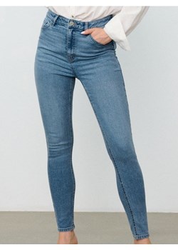 Sinsay - Spodnie jeansowe skinny - niebieski ze sklepu Sinsay w kategorii Jeansy damskie - zdjęcie 187348392