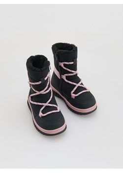 Reserved - Ocieplane śniegowce z wiązaniem - czarny ze sklepu Reserved w kategorii Buty zimowe dziecięce - zdjęcie 187351794