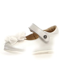 Naturino Skórzane baleriny &quot;Pennily&quot; w kolorze białym ze sklepu Limango Polska w kategorii Balerinki dziecięce - zdjęcie 187356661