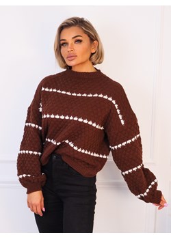 CZEKOLADOWY SWETER W PASKI Z SZEROKIMI RĘKAWAMI I PÓŁGOLFEM ze sklepu olika.com.pl w kategorii Swetry damskie - zdjęcie 187357330