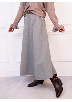 SPÓDNICA DZIANINOWA ROZKLOSZOWANA Z PASKIEM- SZARA ze sklepu olika.com.pl w kategorii Spódnice - zdjęcie 187357351