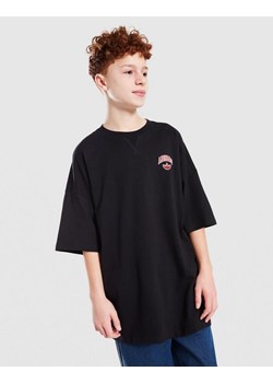 ADIDAS T-SHIRT WORLD TOUR TEE ze sklepu JD Sports  w kategorii T-shirty chłopięce - zdjęcie 187357882