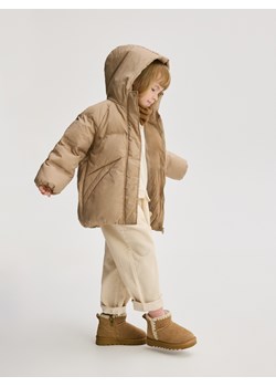 Reserved - Pikowana kurtka z puchowym wypełnieniem - beżowy ze sklepu Reserved w kategorii Kurtki chłopięce - zdjęcie 187357922
