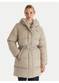 Calvin Klein Jeans Kurtka zimowa LV047D508G Beżowy Regular Fit ze sklepu MODIVO w kategorii Kurtki damskie - zdjęcie 187359640