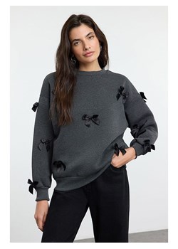 trendyol Bluza w kolorze antracytowym ze sklepu Limango Polska w kategorii Bluzy damskie - zdjęcie 187361012