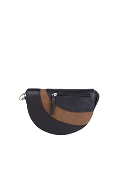 czarna torebka skórzana półokrągła z funkcją nerki  Mała Mi ze sklepu Słoń Torbalski w kategorii Listonoszki - zdjęcie 187362971