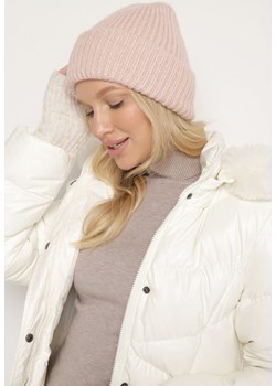 Różowa Prążkowana Czapka Beanie z Wiskozą i Metaliczną Nicią Temiala ze sklepu born2be.pl w kategorii Czapki z daszkiem męskie - zdjęcie 187363374