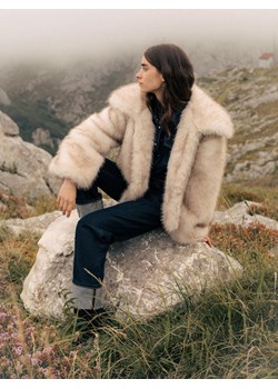 Reserved - Sztuczne futerko z kołnierzem - kremowy ze sklepu Reserved w kategorii Futra damskie - zdjęcie 187363842