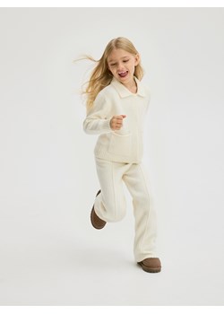 Reserved - Dzianinowe spodnie z domieszką wełny - złamana biel ze sklepu Reserved w kategorii Swetry dziewczęce - zdjęcie 187364001