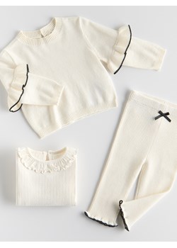 Reserved - Dzianinowy komplet z kokardkami - złamana biel ze sklepu Reserved w kategorii Komplety niemowlęce - zdjęcie 187364021