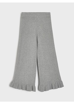 Sinsay - Spodnie dresowe wide leg z ozdobnymi falbankami - szary ze sklepu Sinsay w kategorii Spodnie dziewczęce - zdjęcie 187364631