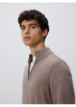 Reserved - Sweter z zapinanym golfem - beżowy ze sklepu Reserved w kategorii Swetry męskie - zdjęcie 187368423