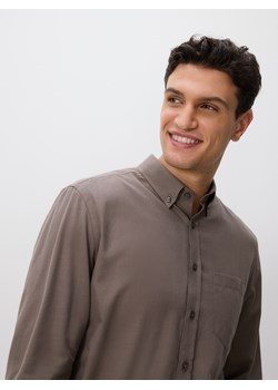 Reserved - Bawełniana koszula regular fit - brązowy ze sklepu Reserved w kategorii Koszule męskie - zdjęcie 187369404