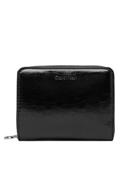 Portfel Calvin Klein Ck Metallic Flap Zip Around LV04F1103G Czarny ze sklepu eobuwie.pl w kategorii Portfele damskie - zdjęcie 187373422