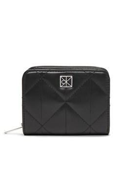 Portfel Calvin Klein Quilted Flap Zip Around LV04F1124G Czarny ze sklepu eobuwie.pl w kategorii Portfele damskie - zdjęcie 187378863