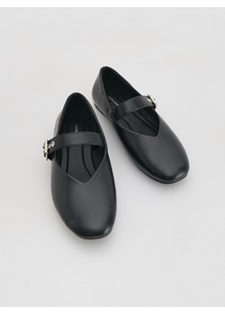 Reserved - Baleriny z imitacji skóry - czarny ze sklepu Reserved w kategorii Balerinki dziecięce - zdjęcie 187381164