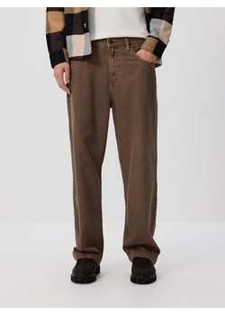 Reserved - Jeansy loose z efektem sprania - brązowy ze sklepu Reserved w kategorii Jeansy męskie - zdjęcie 187381514