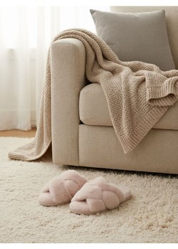 Sinsay - Kapcie z futerkiem - beżowy ze sklepu Sinsay w kategorii Kapcie damskie - zdjęcie 187382220