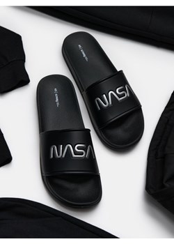 Sinsay - Klapki NASA - czarny ze sklepu Sinsay w kategorii Klapki męskie - zdjęcie 187382271