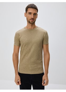 Reserved - Strukturalny t-shirt slim - beżowy ze sklepu Reserved w kategorii T-shirty męskie - zdjęcie 187386161