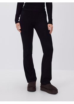 Reserved - Spodnie z rozszerzanymi nogawkami - czarny ze sklepu Reserved w kategorii Spodnie damskie - zdjęcie 187387920