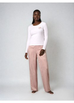 Sinsay - Piżama z długim rękawem i spodniami z lekkiej tkaniny Barbie - kremowy ze sklepu Sinsay w kategorii Piżamy damskie - zdjęcie 187388150