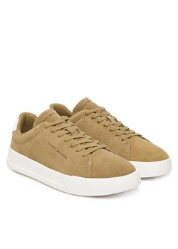 Tommy Hilfiger Sneakersy Th Court Core Suede FM0FM05716 Brązowy ze sklepu MODIVO w kategorii Buty sportowe męskie - zdjęcie 187388494