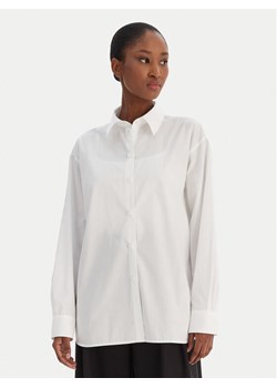 Calvin Klein Jeans Koszula Aop Logo Perfect LV044D167G Biały Regular Fit ze sklepu MODIVO w kategorii Koszule damskie - zdjęcie 187391192