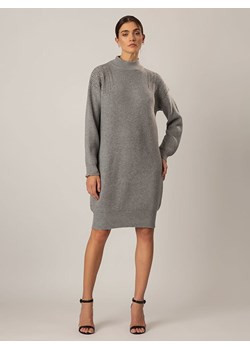 APART Sukienka dzianinowa w kolorze szarym ze sklepu Limango Polska w kategorii Sukienki - zdjęcie 187392741