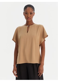 Calvin Klein Top Cdc Ss Hardware LV044E902G Brązowy Regular Fit ze sklepu MODIVO w kategorii Bluzki damskie - zdjęcie 187393081