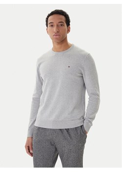 Tommy Hilfiger Sweter Essential Ssnl MW0MW39999 Szary Regular Fit ze sklepu MODIVO w kategorii Swetry męskie - zdjęcie 187393090