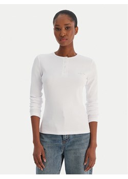 Calvin Klein Jeans Bluzka LV047E201G Biały Regular Fit ze sklepu MODIVO w kategorii Bluzki damskie - zdjęcie 187393104