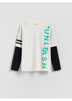 Reserved - Bawełniany longsleeve z nadrukiem - złamana biel ze sklepu Reserved w kategorii Bluzy chłopięce - zdjęcie 187393580