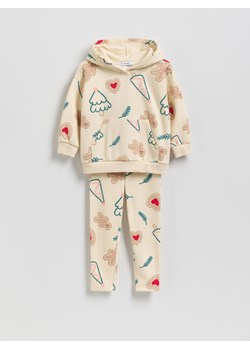 Reserved - Ocieplany komplet ze świątecznym motywem - kremowy ze sklepu Reserved w kategorii Komplety chłopięce - zdjęcie 187394984