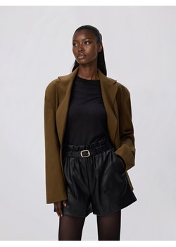 Reserved - Szorty z imitacji skóry z paskiem - czarny ze sklepu Reserved w kategorii Szorty - zdjęcie 187395680