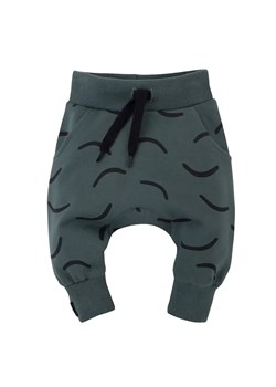 Spodnie dresowe pumpy zielone dla chłopca Le Tigre Pinokio ze sklepu lenaodniemowlakadoszkolniaka.pl w kategorii Spodnie i półśpiochy - zdjęcie 187401830