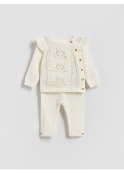 Reserved - Dzianinowy komplet - złamana biel ze sklepu Reserved w kategorii Komplety niemowlęce - zdjęcie 187472711