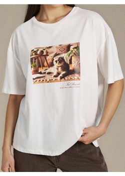 Sinsay - Bawełniana koszulka z nadrukiem - kremowy ze sklepu Sinsay w kategorii Bluzki damskie - zdjęcie 187474884