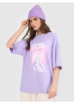 Damski t-shirt z nadrukiem 4F 4FRAW25TTSHF3402 - fioletowy ze sklepu Sportstylestory.com w kategorii Bluzki damskie - zdjęcie 187475430