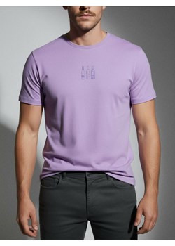 Sinsay - Bawełniana koszulka z nadrukiem - fioletowy ze sklepu Sinsay w kategorii T-shirty męskie - zdjęcie 187476672