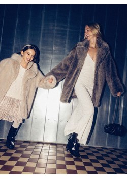 Reserved - Sztuczne futro - beżowy ze sklepu Reserved w kategorii Futra damskie - zdjęcie 187483723