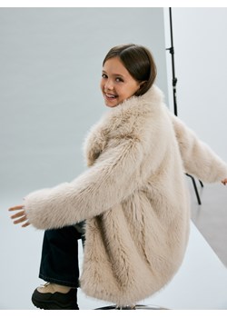 Reserved - Płaszcz ze sztucznego futerka - beżowy ze sklepu Reserved w kategorii Płaszcze dziewczęce - zdjęcie 187483854